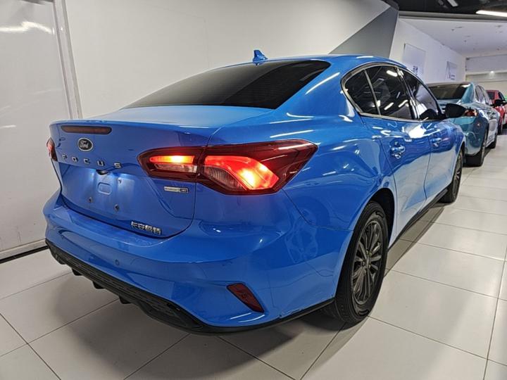 Focus 2022 Sedan EcoBoost 180 AT photo 4