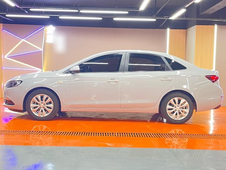 Excelle 2021 Classic 1.5L AT Progressive photo 2