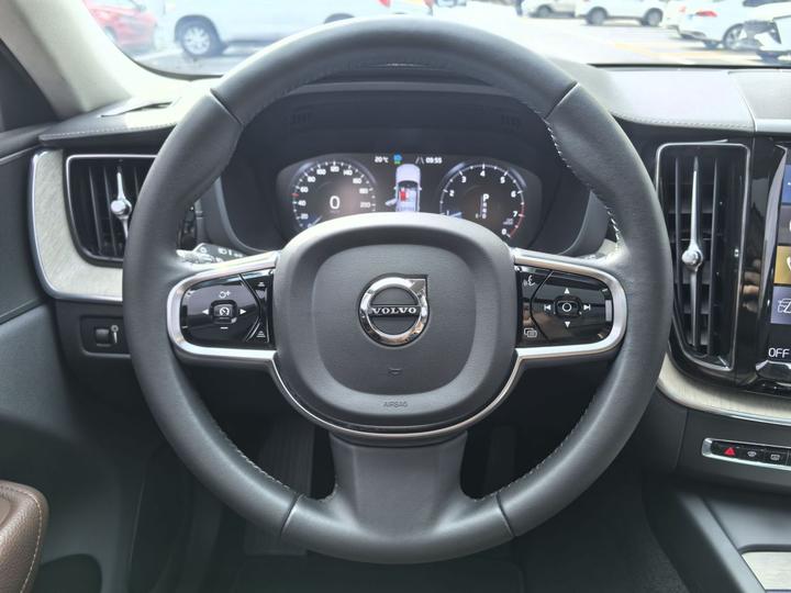 XC60 2020 T5 AWD Luxury photo 3