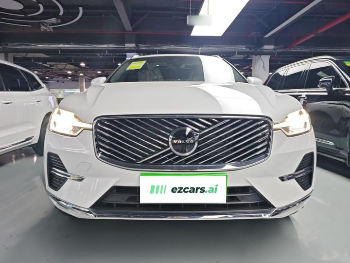 XC60 2026 B5 AWD Luxury photo 2
