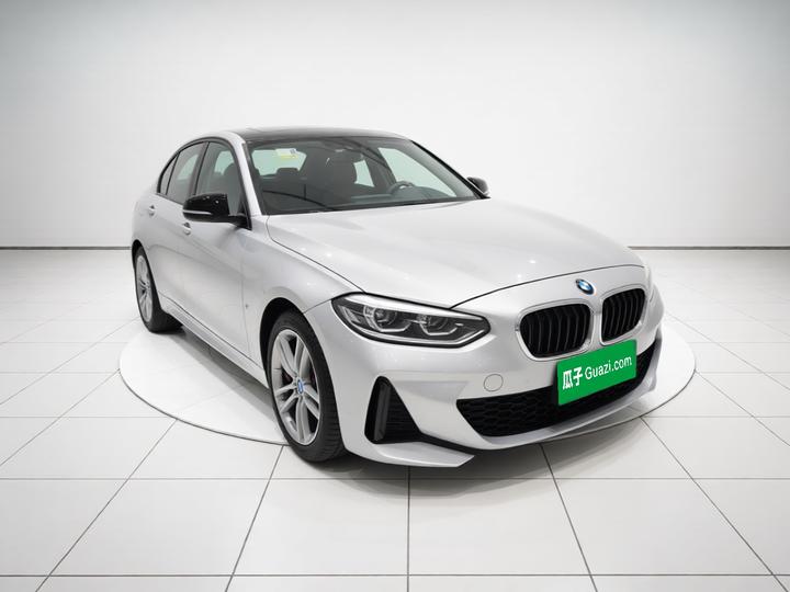 1 Series 2019 118i M Sport Package photo 3