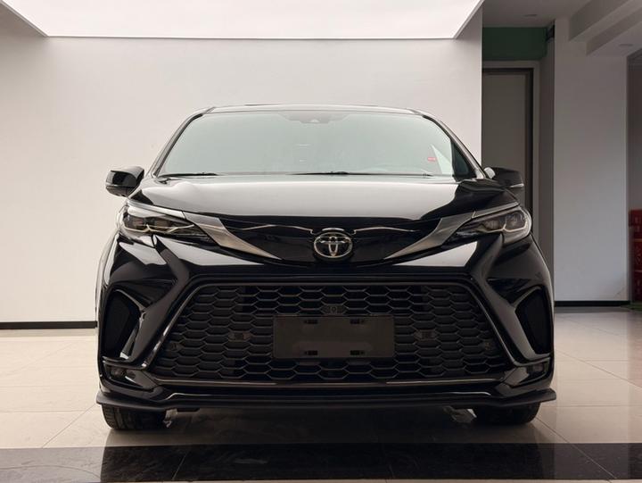 Granvia 2024 2.5L Hybrid Flagship ULTRA photo 6