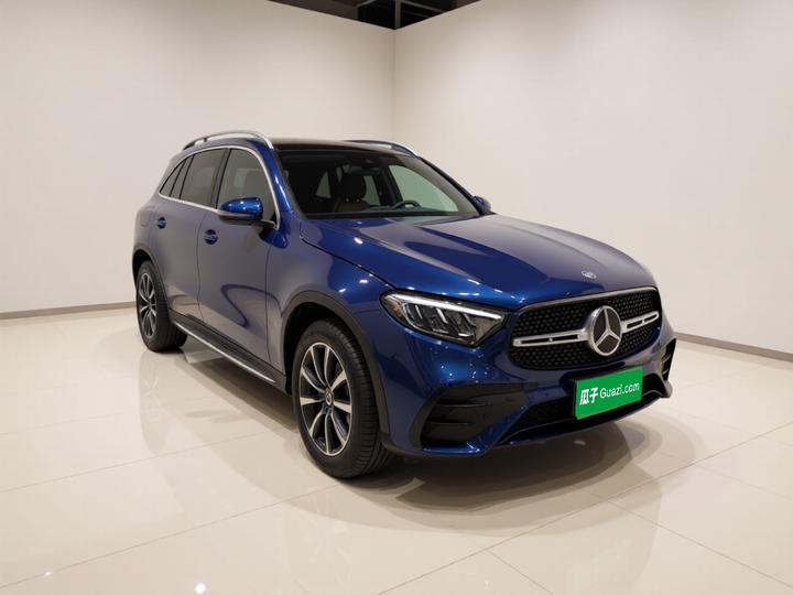 GLC 2023 GLC 260 L 4MATIC Luxury 5-Seater photo 3