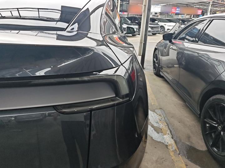 Model Y 2025 RWD photo 7