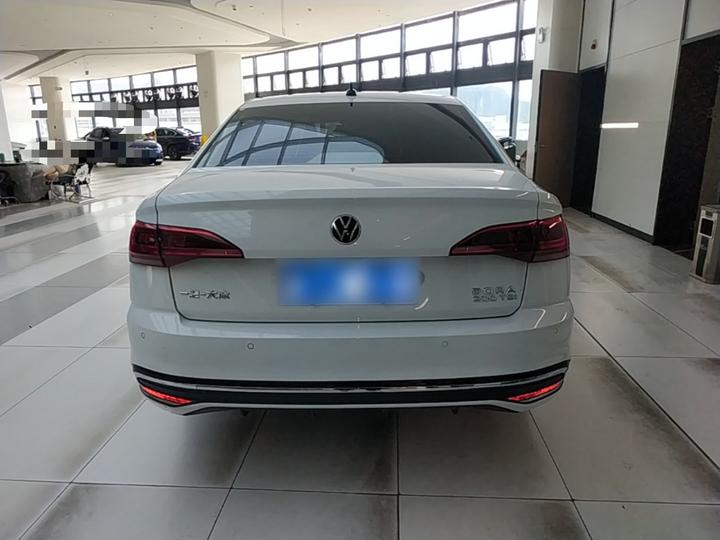 Bora 2023 200TSI DSG photo 3