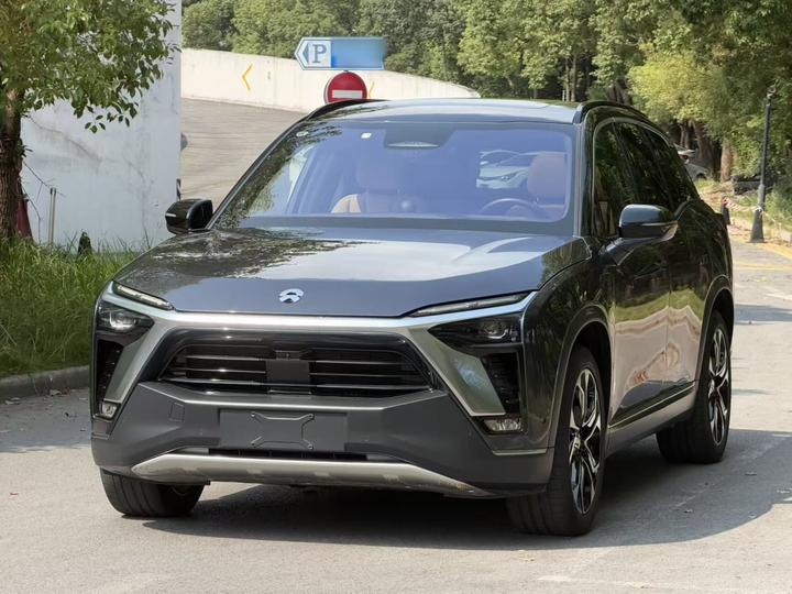ES8 2020 415KM 6-Seater