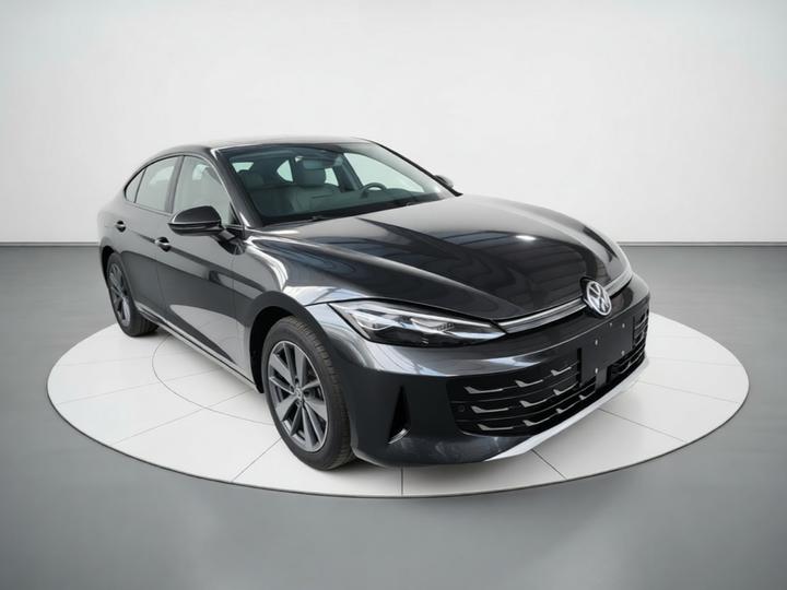 2026 Lamando L 300TSI photo 3