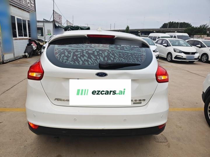 Focus 2017 Hatchback EcoBoost 125 MT Fashion photo 3