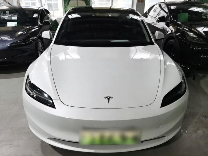 Model 3 2023 RWD photo 2