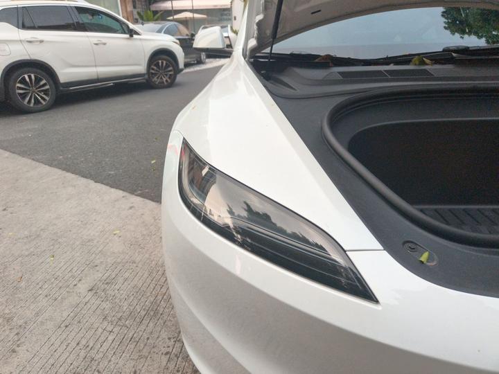 Model 3 2023 RWD photo 7