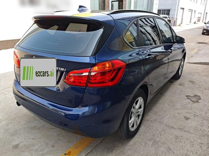 2 Series Wagon 2015 218i Leading photo 4