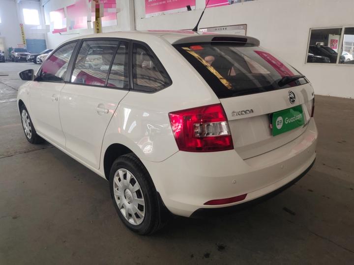 Rapid Spaceback 2016 Facelift 1.4L MT photo 4