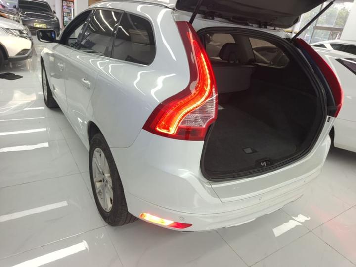 XC60 2017 T5 Upgraded photo 4