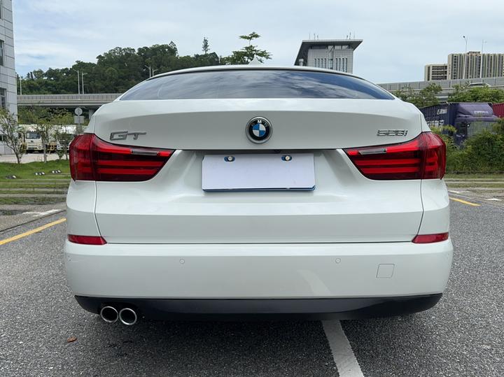5 SeriesGT 528i Leading photo 3