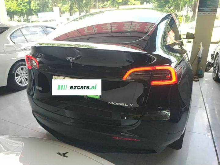Model Y 2023 RWD photo 5