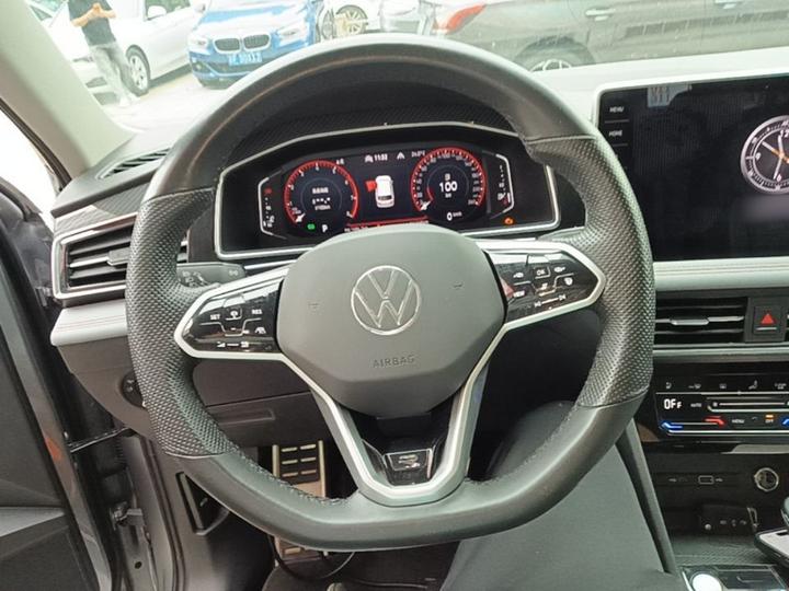 Tiguan L 2022 380TSI AT AWD R-Line Flagship 7-Seater photo 2