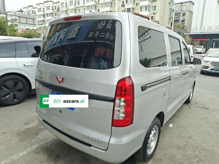 Wuling Hongguang V 2022 1.5L LAR photo 4