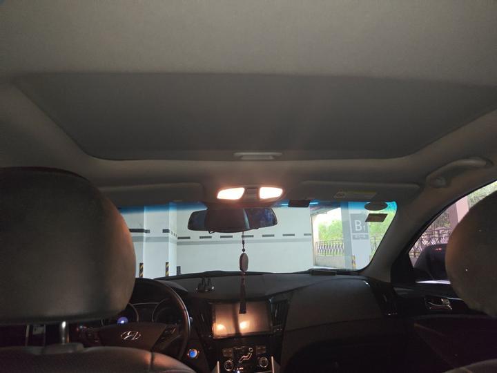 Sonata 2015 Classic 2.0L AT Luxury photo 8