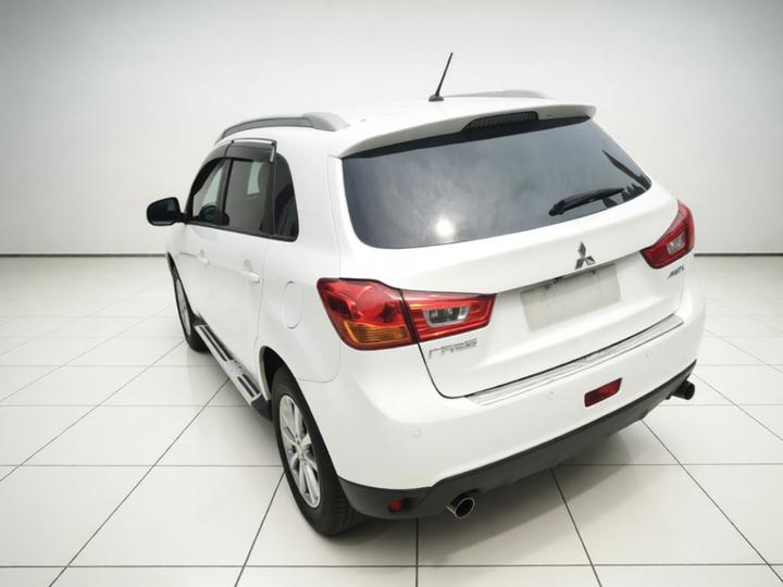 ASX 2013 2.0L CVT RWD Elite photo 4
