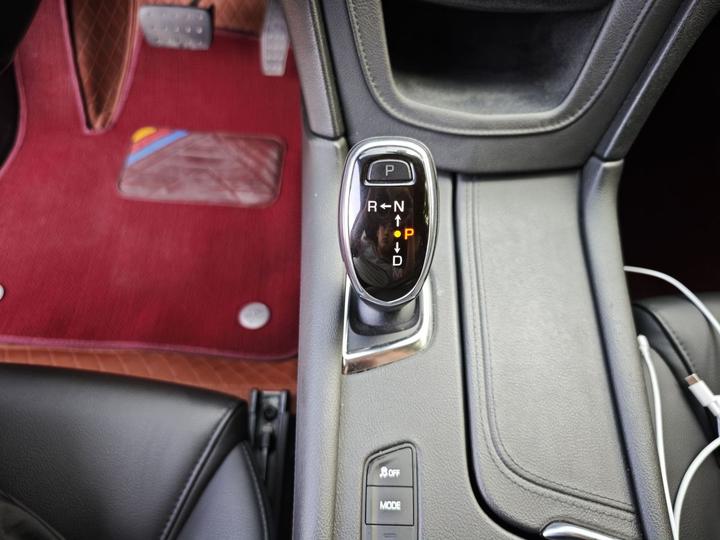 XT5 2018 28E AWD Tech photo 6