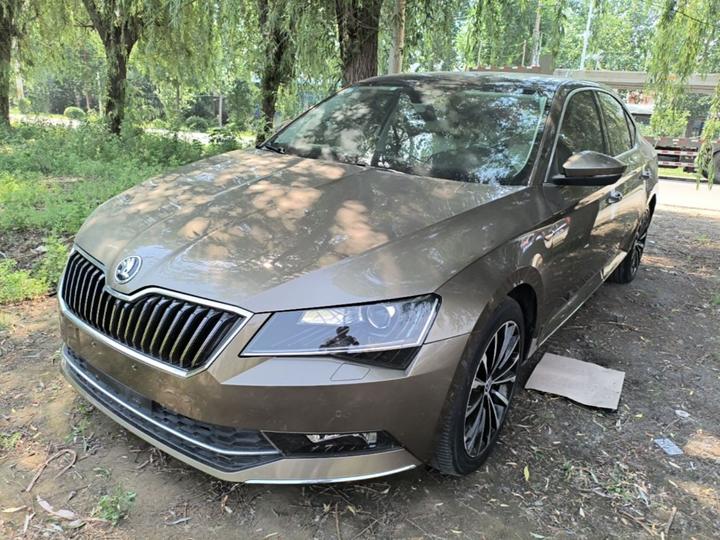 Superb 2016 TSI330 DSG