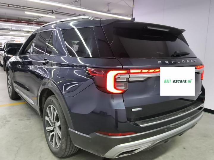 Explorer 2023 EcoBoost 285 AWD Titanium 6-Seater photo 4