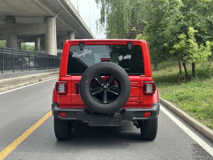 Wrangler 2022 2.0T 4-Door photo 2
