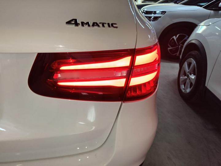 GLC 2017 GLC 200 4MATIC photo 7