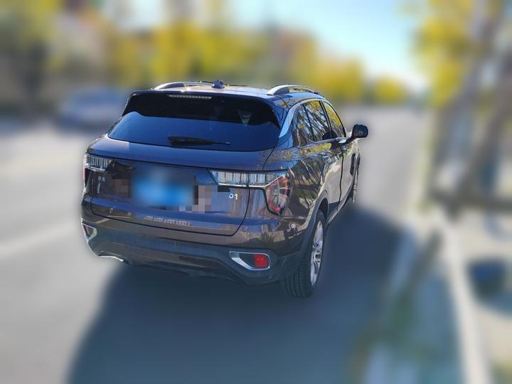 01 2017 2.0T RWD Pro photo 6