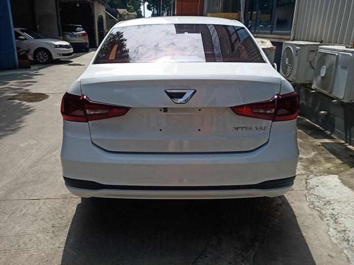 VA3 2021 1.5L AT photo 3