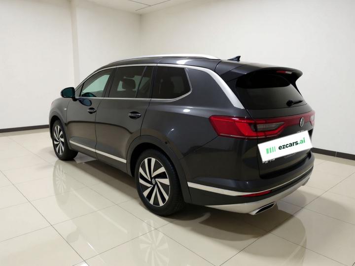 2021 380TSI AWD Luxury Pro photo 4