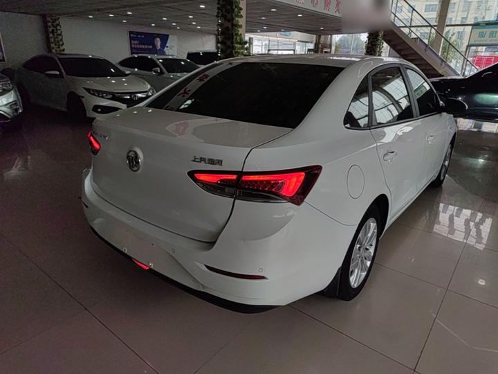 Excelle 2021 Facelift Classic 1.5L AT Elite photo 6