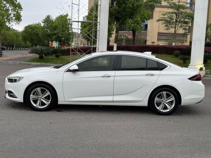 Regal 2019 20T Elite China VI photo 4