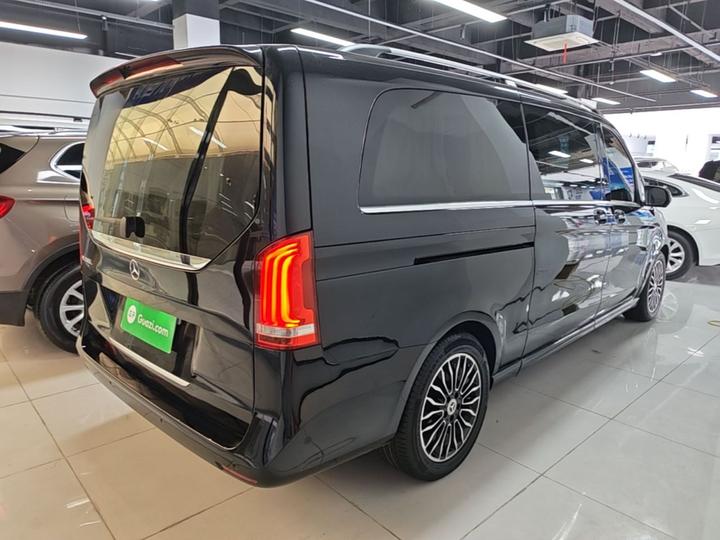 V-Class 2018 V 260 L Premium Extended China VI photo 4