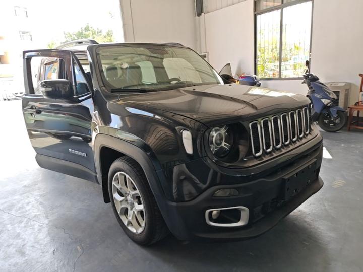 Renegade 2017 180T AT photo 3