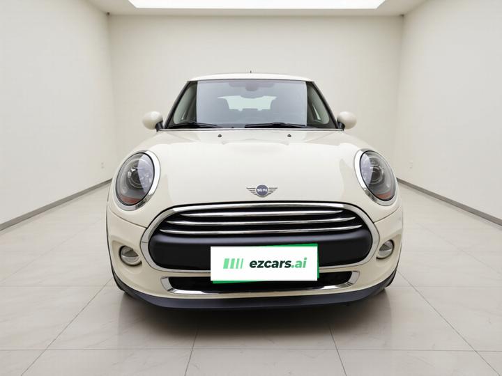 2018 1.5T ONE PLUS 5-Door photo 2