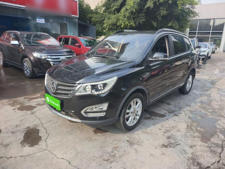 560 2015 1.8L MT Comfort