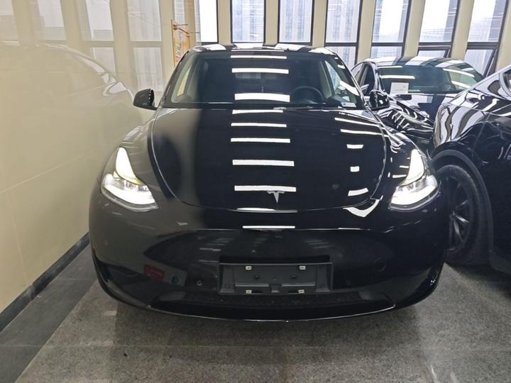Model Y 2022 RWD photo 2