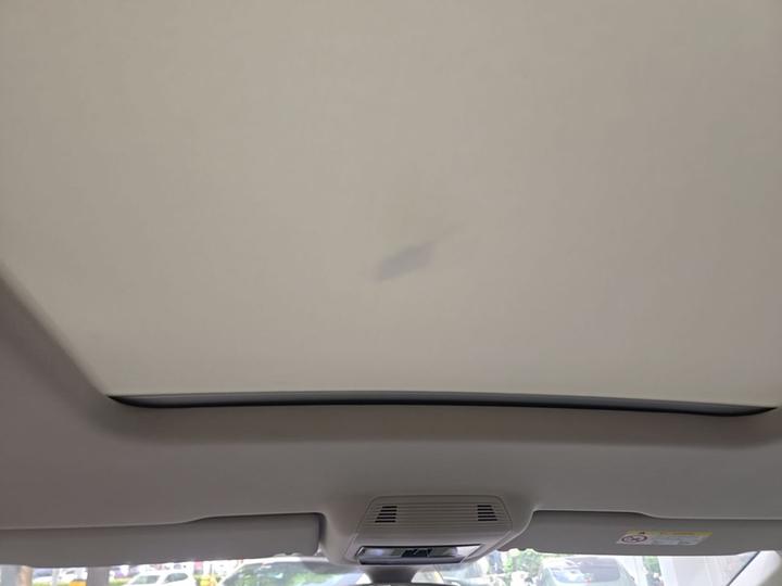 Viloran 2022 380TSI Premium photo 8
