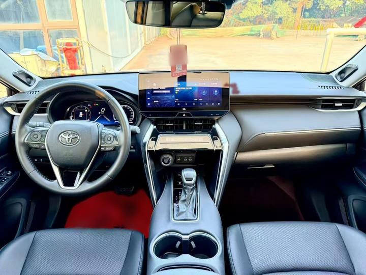 2023 2.0L CVT RWD Premium photo 5