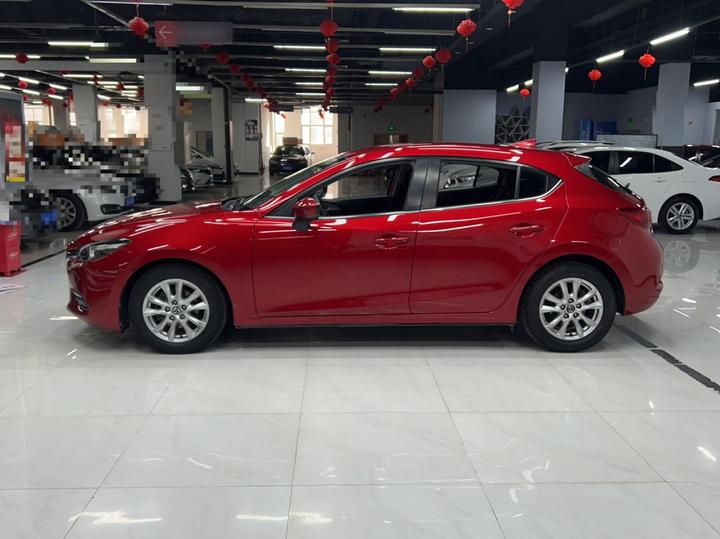 3 Axela 2017 Hatchback 1.5L AT Comfort China V photo 6
