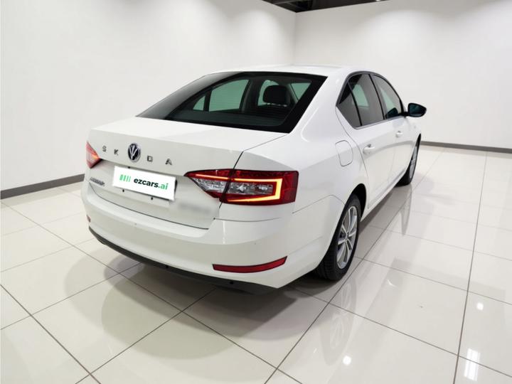 Octavia 2022 1.5L AT Comfort photo 4