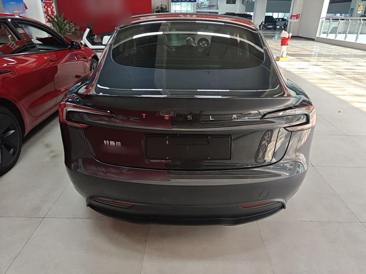 Model 3 2023 RWD photo 3