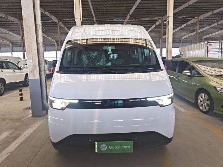 E 2025 77kwh Medium Wheelbase photo 2
