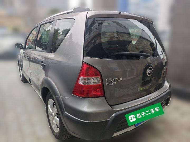 2010 1.6L AT Smart High Trim photo 4