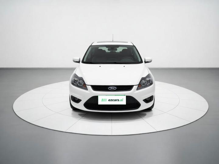 Focus 2013 Hatchback Classic 1.8L MT photo 2