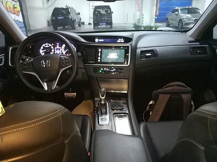 Spirior 2015 2.0L Premium photo 5
