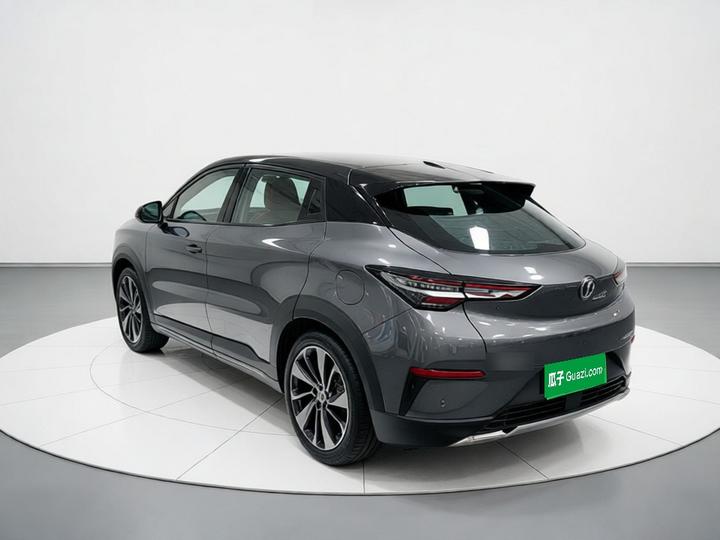 UNI-T 2020 1.5T Premium photo 4