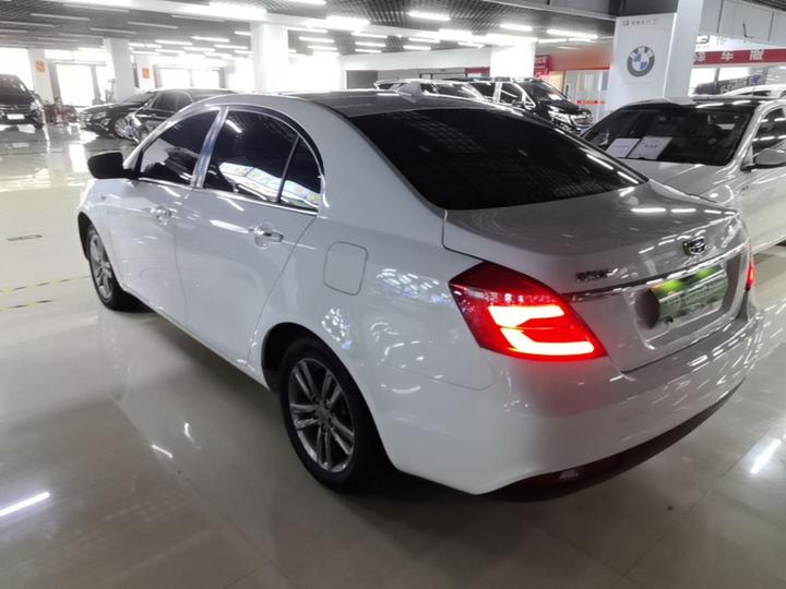 Emgrand 2017 Sedan 1.5L CVT photo 4