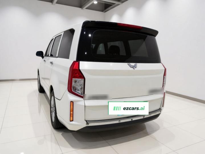 Wuling Hongguang PLUS 2020 1.5L MT Standard 5-Seater photo 4